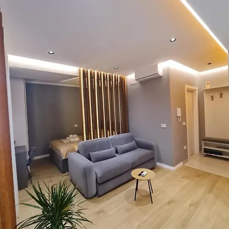 Sunny - Blloku Tirana, Near *